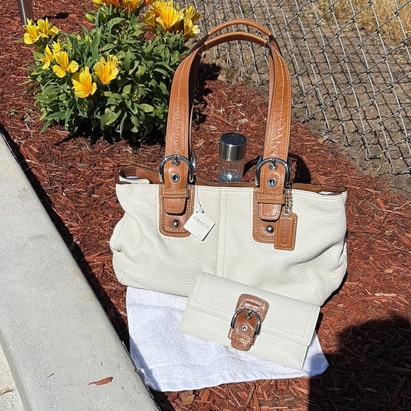 COACH White SoHo Saddle leather Purse w/matching wallet, NWT. - Picture 1 of 9